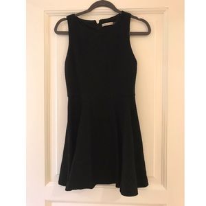 Alice + olivia black fit in flare. size 2